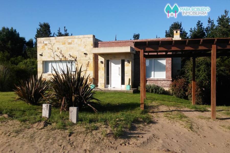 Costa Esmeralda,Buenos Aires,Argentina,4 Bedrooms Bedrooms,3 BathroomsBathrooms,Casas,1154